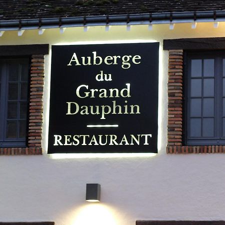 Auberge Du Grand Dauphin Dhuizon Bagian luar foto